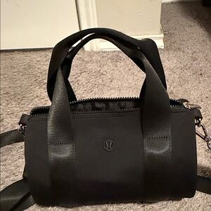 Lululemon black mini duffle bag